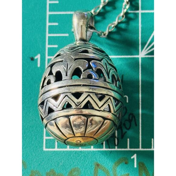 James Avery Retired X Large 3D Fleur De Lis Filigree Egg Pendant W/ 18” Necklace - Picture 5 of 10